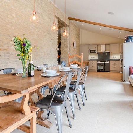 Вилла Middle Barn Dyrham Экстерьер фото