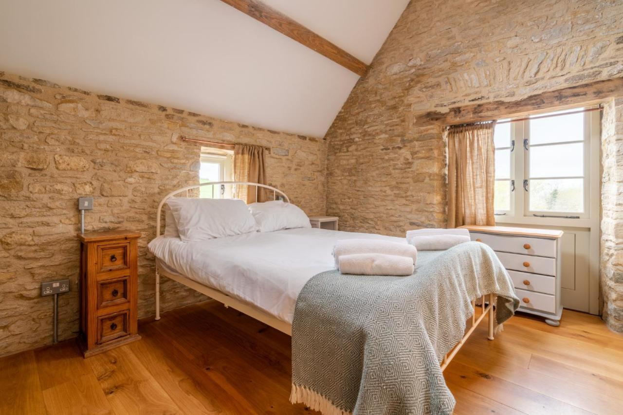 Вилла Middle Barn Dyrham Экстерьер фото