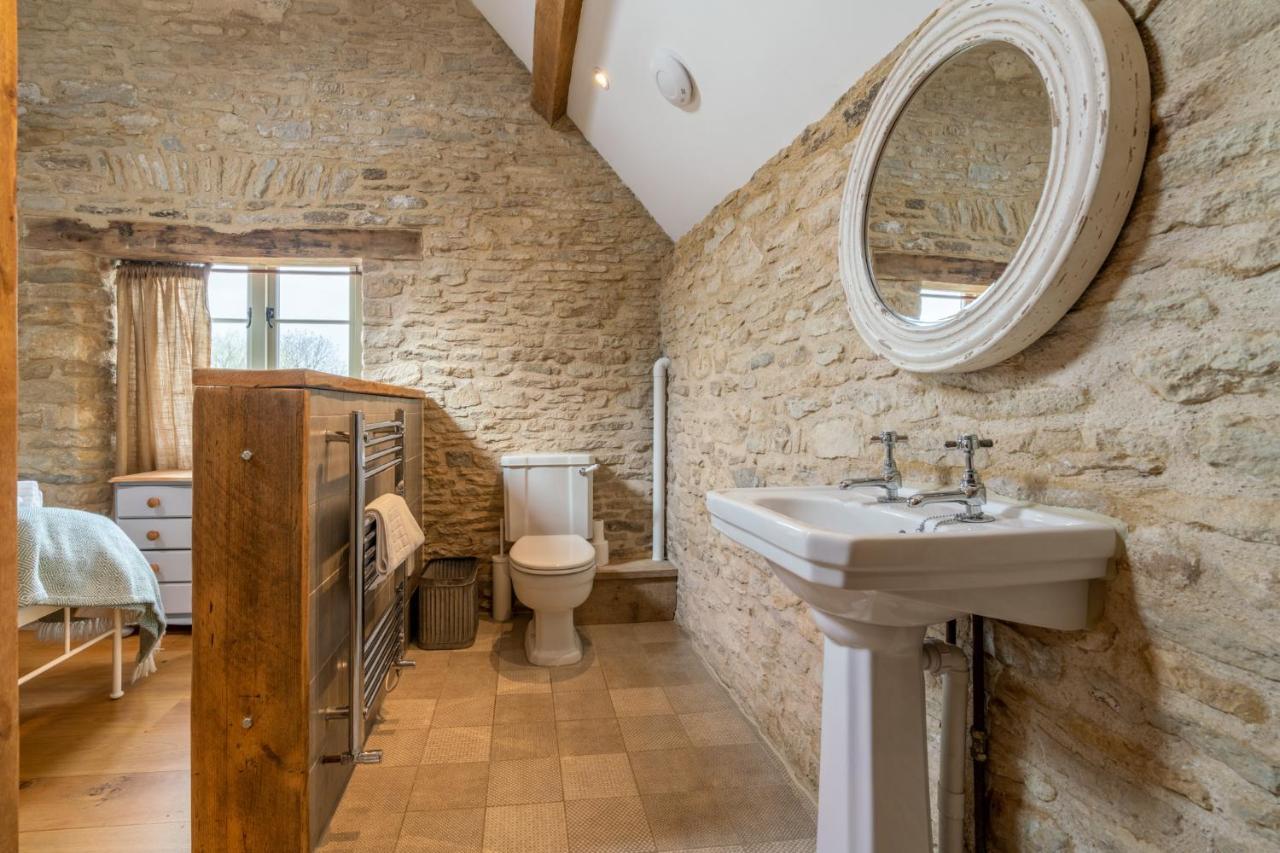 Вилла Middle Barn Dyrham Экстерьер фото