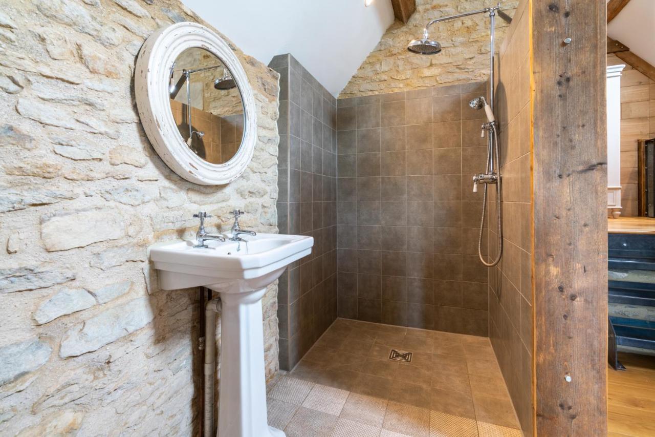Вилла Middle Barn Dyrham Экстерьер фото